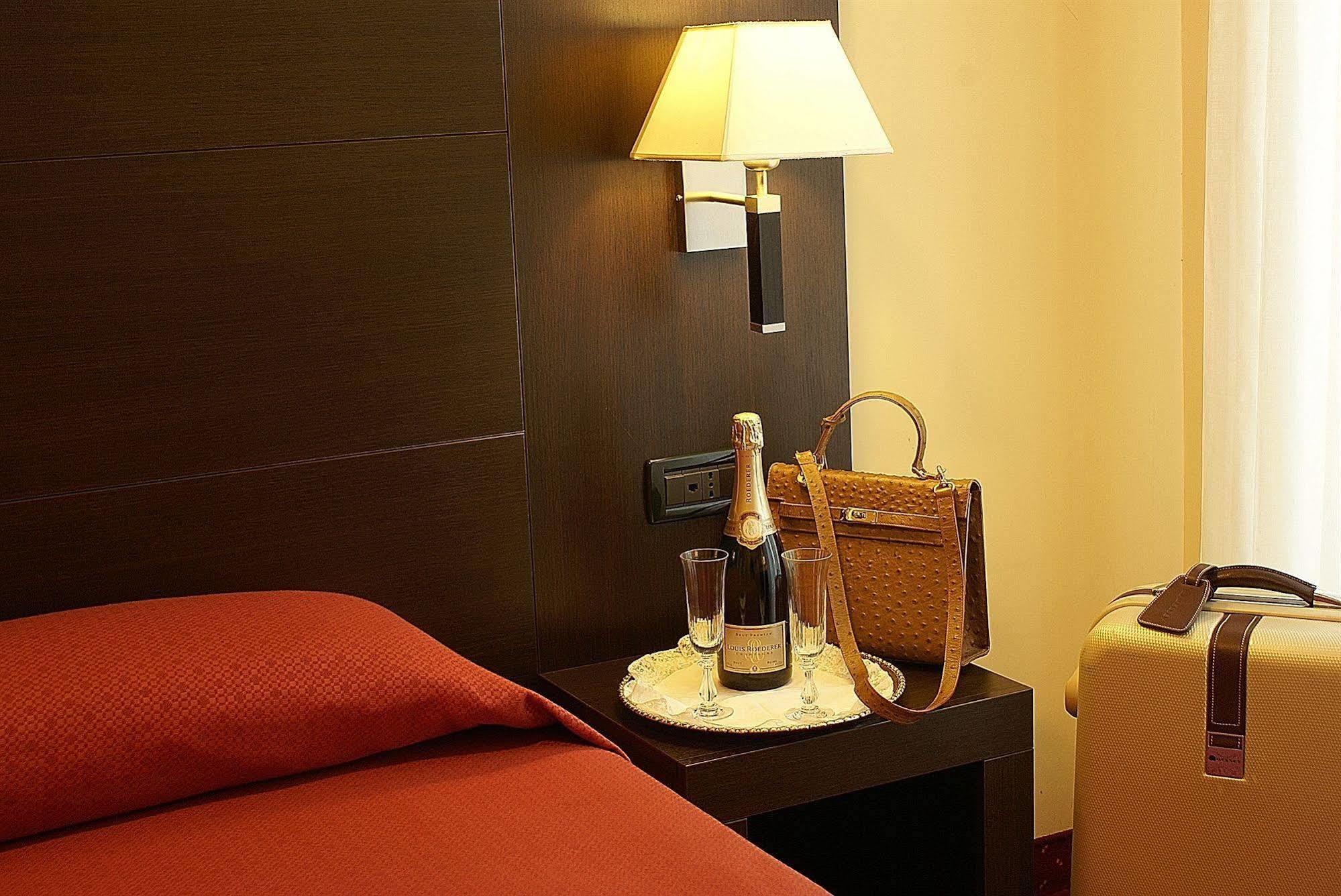 Hotel Versailles Roma Exterior foto