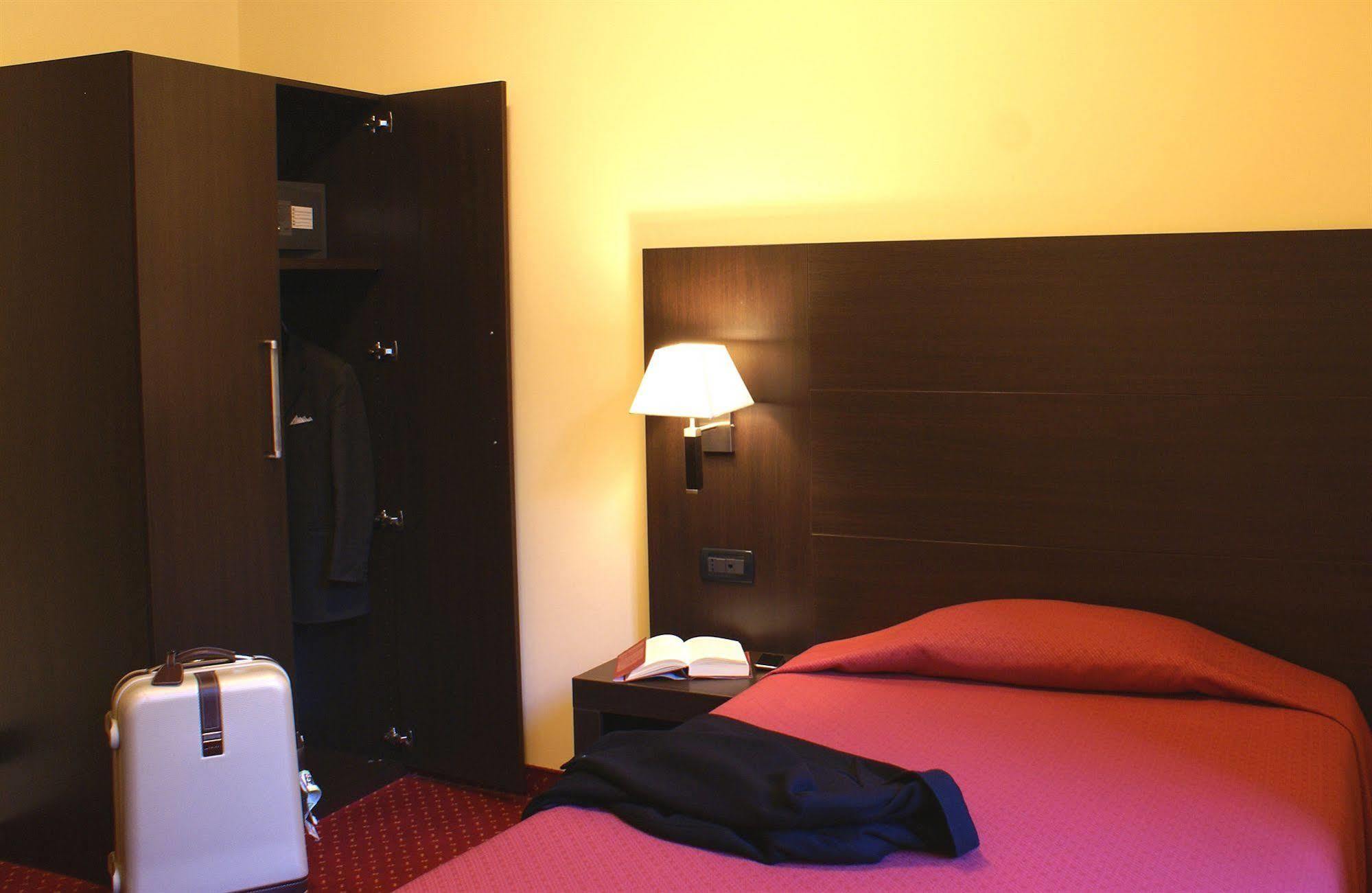 Hotel Versailles Roma Habitación foto